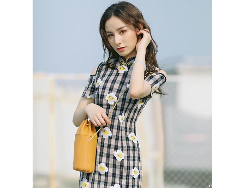 怎么穿旗袍不老氣 旗袍的多種選擇 怎么穿旗袍不老氣 旗袍的多種選擇