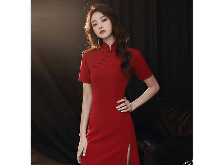 傳統(tǒng)旗袍和改良旗袍哪個好 傳統(tǒng)旗袍和改良旗袍的區(qū)別 傳統(tǒng)旗袍和改良旗袍哪個好 傳統(tǒng)旗袍和改良旗袍的區(qū)別