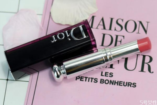 迪奧黑管紅管哪個好 迪奧紅管和黑管的區(qū)別 迪奧黑管紅管哪個好 迪奧紅管和黑管的區(qū)別