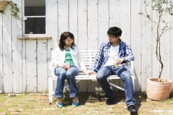 試探一個男人玩你還是愛你 用來考驗?zāi)腥说姆椒? alt=