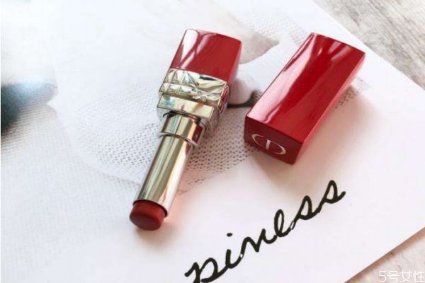 迪奧黑管紅管哪個好 迪奧紅管和黑管的區(qū)別 迪奧黑管紅管哪個好 迪奧紅管和黑管的區(qū)別