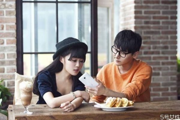 試探一個男人玩你還是愛你 用來考驗?zāi)腥说姆椒? alt=