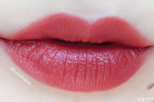 冬天口紅適合啞光還是水潤(rùn) 嘴唇薄適合啞光還是滋潤(rùn) 冬天口紅適合啞光還是水潤(rùn) 嘴唇薄適合啞光還是滋潤(rùn)