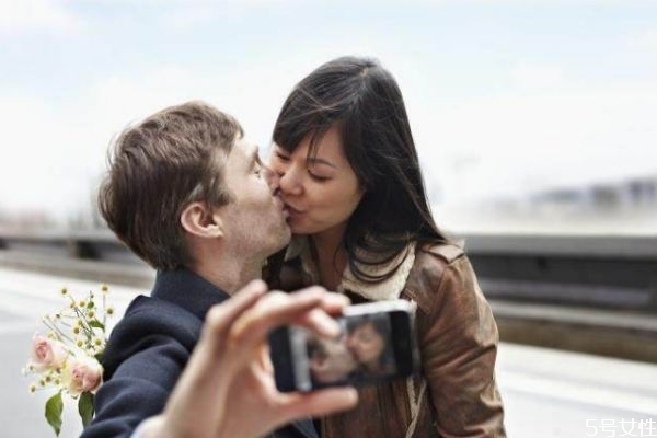 男朋友是扶弟魔怎么辦 過來人教你辨別扶弟魔 男朋友是扶弟魔怎么辦 過來人教你辨別扶弟魔