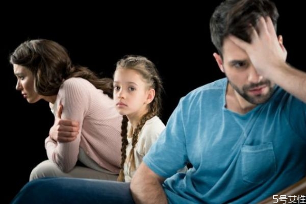 原生家庭父親強勢對兒子的影響 原生家庭父親暴躁 原生家庭父親強勢對兒子的影響 原生家庭父親暴躁