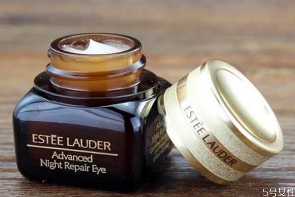 薇姿眼霜和雅詩蘭黛眼霜哪個(gè)好 薇姿好用還是雅詩蘭黛 薇姿眼霜和雅詩蘭黛眼霜哪個(gè)好 薇姿好用還是雅詩蘭黛