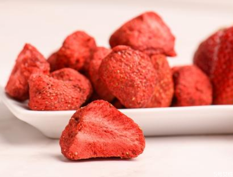 草莓干好吃嗎 草莓干有營養(yǎng)嗎 草莓干好吃嗎 草莓干有營養(yǎng)嗎