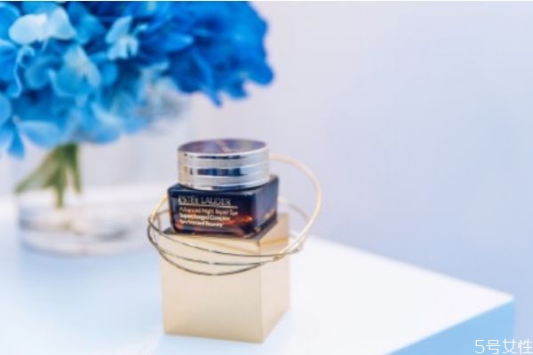 薇姿眼霜和雅詩蘭黛眼霜哪個(gè)好 薇姿好用還是雅詩蘭黛 薇姿眼霜和雅詩蘭黛眼霜哪個(gè)好 薇姿好用還是雅詩蘭黛