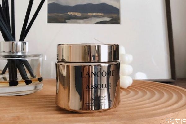 蘭蔻菁純面霜和雅詩蘭黛面霜哪個好 蘭蔻菁純面霜真假辨別 蘭蔻菁純面霜和雅詩蘭黛面霜哪個好 蘭蔻菁純面霜真假辨別