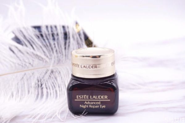 薇姿眼霜和雅詩蘭黛眼霜哪個(gè)好 薇姿好用還是雅詩蘭黛 薇姿眼霜和雅詩蘭黛眼霜哪個(gè)好 薇姿好用還是雅詩蘭黛