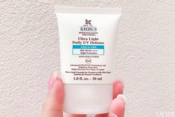 科顏氏防曬霜怎么樣 科顏氏防曬霜可以清水卸妝嗎 科顏氏防曬霜怎么樣 科顏氏防曬霜可以清水卸妝嗎