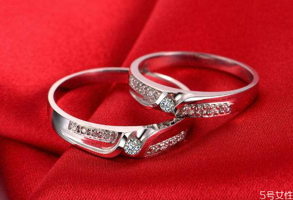 圣誕節(jié)可以結(jié)婚嗎 圣誕節(jié)可以領(lǐng)結(jié)婚證嗎 圣誕節(jié)可以結(jié)婚嗎 圣誕節(jié)可以領(lǐng)結(jié)婚證嗎