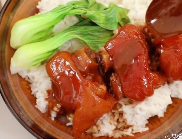 豬腳飯的做法 經(jīng)常吃豬腳飯會發(fā)胖嗎 豬腳飯的做法 經(jīng)常吃豬腳飯會發(fā)胖嗎