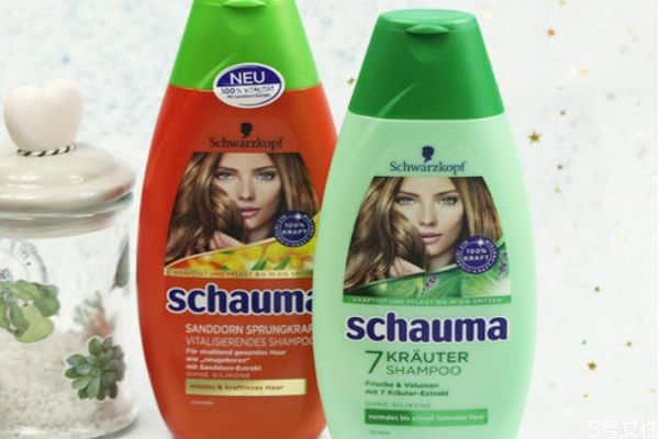 頭發(fā)出油脫發(fā)怎么辦 頭皮出油脫發(fā)是什么原因 頭發(fā)出油脫發(fā)怎么辦 頭皮出油脫發(fā)是什么原因