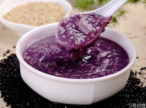 紫薯粥變藍(lán)色還能吃嗎 紫薯粥變藍(lán)色了咋辦 紫薯粥變藍(lán)色還能吃嗎 紫薯粥變藍(lán)色了咋辦