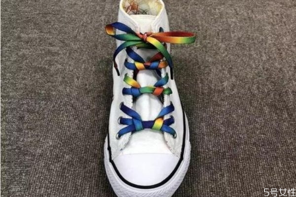 帆布鞋怎樣綁鞋帶最好看 漂亮的系鞋帶方法 帆布鞋怎樣綁鞋帶最好看 漂亮的系鞋帶方法