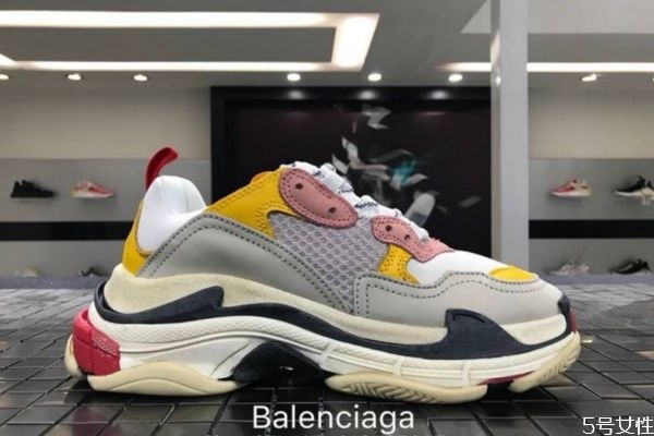 老爹鞋適合男生穿不 老爹鞋的搭配技巧 老爹鞋適合男生穿不 老爹鞋的搭配技巧