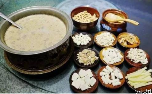 馬奶酒怎么喝 馬奶酒保質(zhì)期多長時(shí)間 馬奶酒怎么喝 馬奶酒保質(zhì)期多長時(shí)間