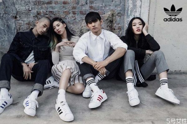 貝殼頭鞋墊能扯下來嗎 金標(biāo)貝殼頭新老款的區(qū)別 貝殼頭鞋墊能扯下來嗎 金標(biāo)貝殼頭新老款的區(qū)別