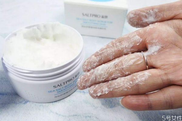 磨砂膏用完要洗掉嗎 磨砂膏用完后多久后洗