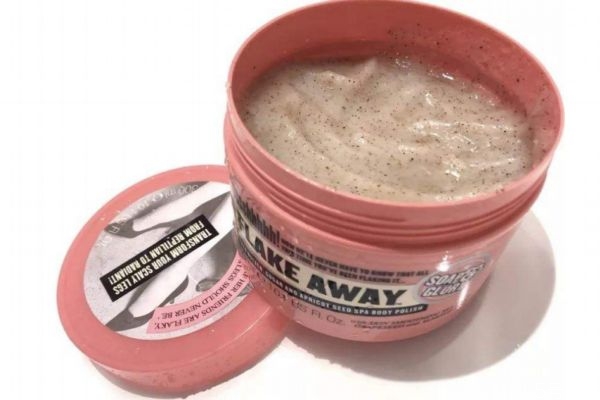 磨砂膏用完要洗掉嗎 磨砂膏用完后多久后洗 磨砂膏用完要洗掉嗎 磨砂膏用完后多久后洗