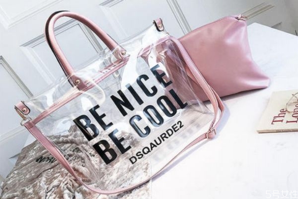 透明包包發(fā)黃怎么辦 包包護(hù)理注意事項 透明包包發(fā)黃怎么辦 包包護(hù)理注意事項