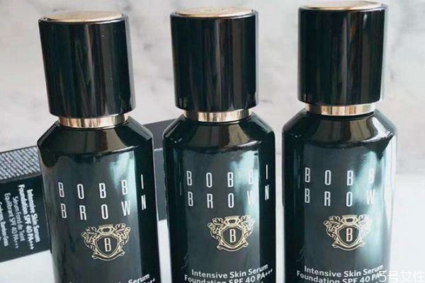 芭比波朗蟲草粉底液新版和老版有什么不同 兩款新舊對比 芭比波朗蟲草粉底液新版和老版有什么不同 兩款新舊對比