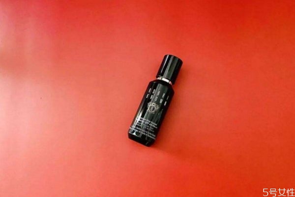 芭比波朗蟲草粉底液新版和老版有什么不同 兩款新舊對比 芭比波朗蟲草粉底液新版和老版有什么不同 兩款新舊對比