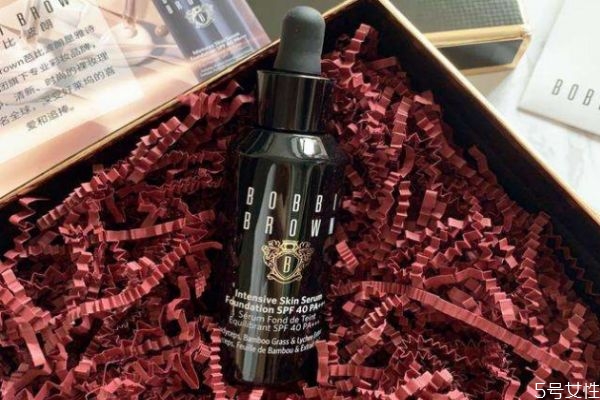 芭比波朗蟲草粉底液新版和老版有什么不同 兩款新舊對比 芭比波朗蟲草粉底液新版和老版有什么不同 兩款新舊對比