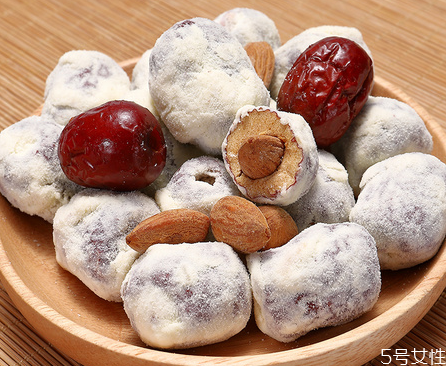 奶棗可以不用黃油嗎 奶棗可以用食用油嗎 奶棗可以不用黃油嗎 奶棗可以用食用油嗎