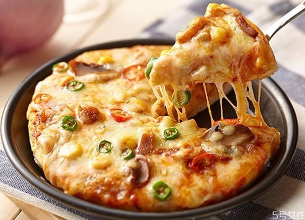 披薩為什么不上色 披薩餅邊不上色是怎么回事 披薩為什么不上色 披薩餅邊不上色是怎么回事