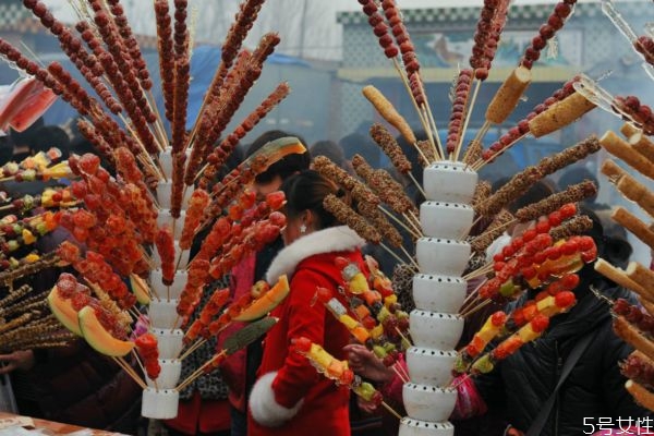 冰糖葫蘆有哪幾種 可以做冰糖葫蘆的水果有哪些 冰糖葫蘆有哪幾種 可以做冰糖葫蘆的水果有哪些