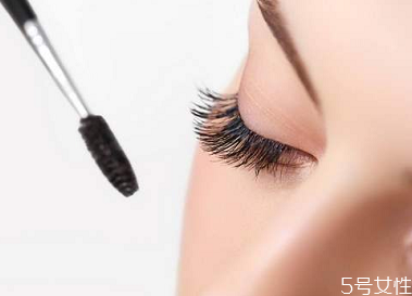 假睫毛不翹怎么辦 睫毛不翹往下塌的原因 假睫毛不翹怎么辦 睫毛不翹往下塌的原因