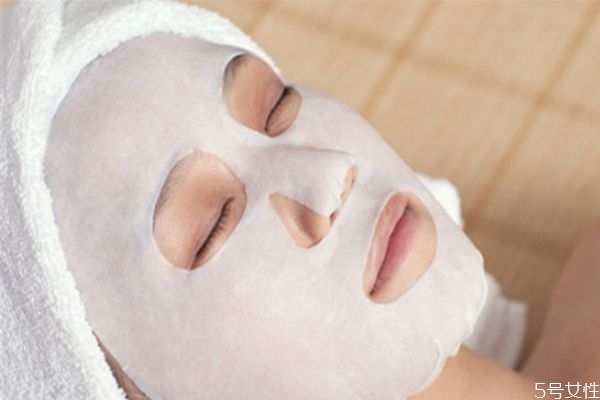 臉干什么原因造成的 臉部干燥的原因 臉干什么原因造成的 臉部干燥的原因