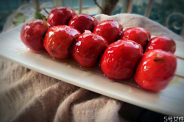 冰糖葫蘆可以在冰箱放幾天 糖葫蘆可以放過(guò)夜嗎 冰糖葫蘆可以在冰箱放幾天 糖葫蘆可以放過(guò)夜嗎