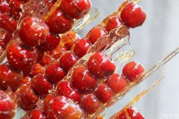 吃冰糖葫蘆有什么好處 吃冰糖葫蘆的好處和壞處 吃冰糖葫蘆有什么好處 吃冰糖葫蘆的好處和壞處