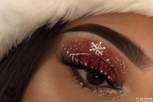 圣誕妝怎么畫 圣誕妝容教程圖片 圣誕妝怎么畫 圣誕妝容教程圖片