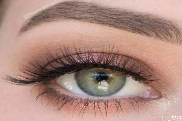 歐美妝一定要貼假睫毛嗎 什么人適合淡妝或濃妝 歐美妝一定要貼假睫毛嗎 什么人適合淡妝或濃妝