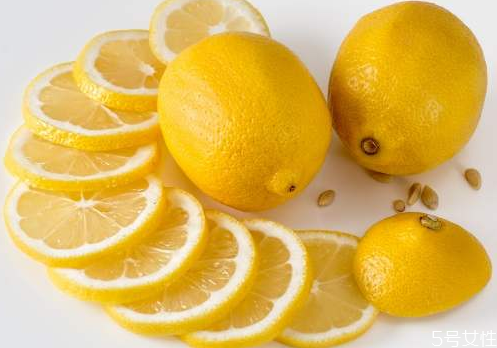檸檬皮厚好還是皮薄好 檸檬怎么挑皮薄的 檸檬皮厚好還是皮薄好 檸檬怎么挑皮薄的