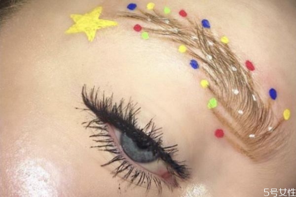 圣誕妝怎么畫 圣誕妝容教程圖片 圣誕妝怎么畫 圣誕妝容教程圖片