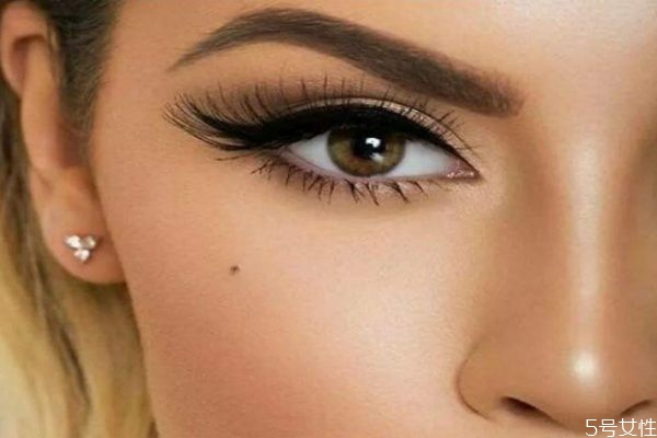 大地色歐美眼妝畫(huà)法 歐美上挑眼線畫(huà)法 大地色歐美眼妝畫(huà)法 歐美上挑眼線畫(huà)法