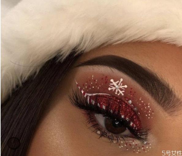 圣誕節(jié)化什么妝 圣誕主題妝容 圣誕節(jié)化什么妝 圣誕主題妝容
