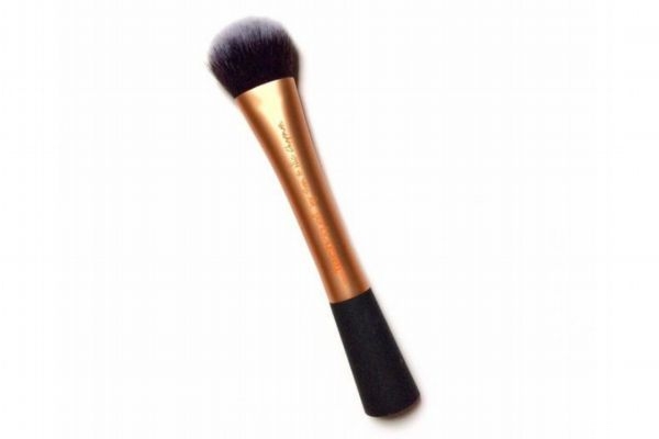 粉底刷什么牌子的好用 什么粉底液適合用粉底刷 粉底刷什么牌子的好用 什么粉底液適合用粉底刷