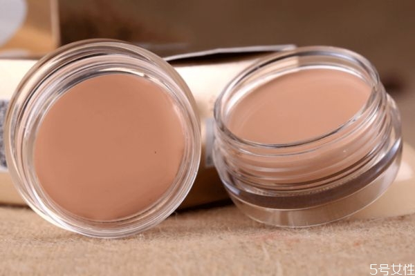 粉底的六種分類 打粉底的正確步驟 粉底的六種分類 打粉底的正確步驟