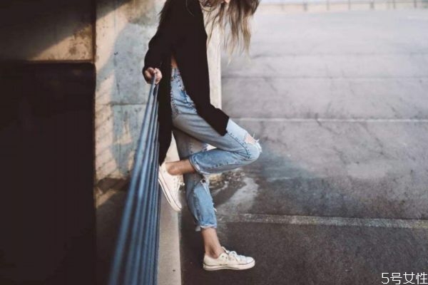 用皮筋怎么扎褲腿 皮筋褲腿卷法 用皮筋怎么扎褲腿 皮筋褲腿卷法