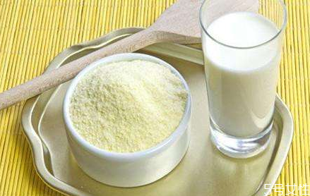 駱駝奶粉可以長(zhǎng)期喝嗎 能空腹喝駱駝奶粉嗎 駱駝奶粉可以長(zhǎng)期喝嗎 能空腹喝駱駝奶粉嗎