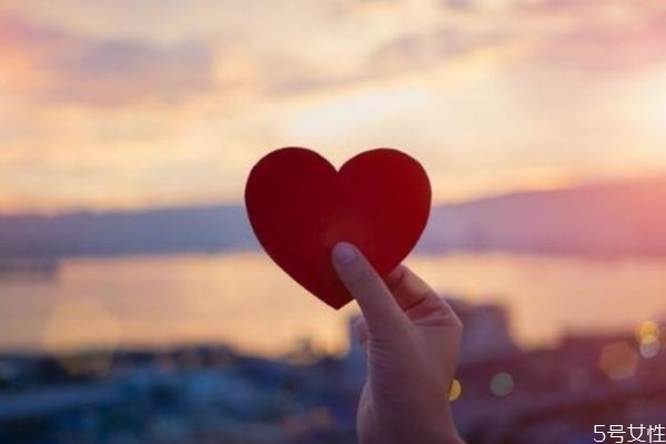 網戀動心了怎么辦 網戀動心了表現(xiàn) 網戀動心了怎么辦 網戀動心了表現(xiàn)