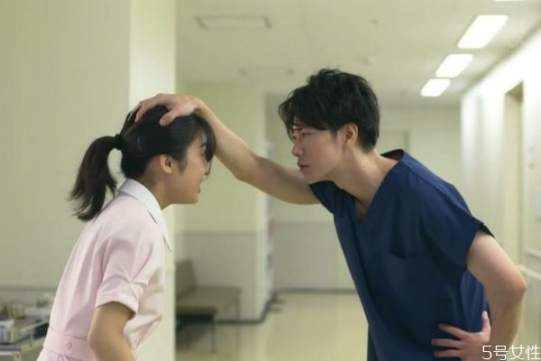 男朋友網(wǎng)戀算出軌嗎 男朋友網(wǎng)戀出軌該原諒嗎 男朋友網(wǎng)戀算出軌嗎 男朋友網(wǎng)戀出軌該原諒嗎