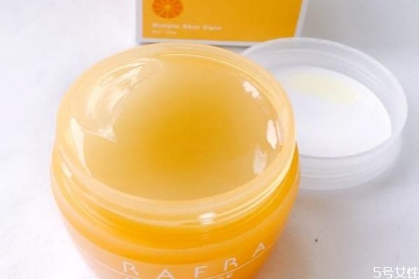 卸妝膏對(duì)皮膚有傷害嗎 卸妝膏危害 卸妝膏對(duì)皮膚有傷害嗎 卸妝膏危害