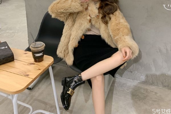 切爾西靴是什么意思 切爾西靴過(guò)時(shí)了嗎 切爾西靴是什么意思 切爾西靴過(guò)時(shí)了嗎